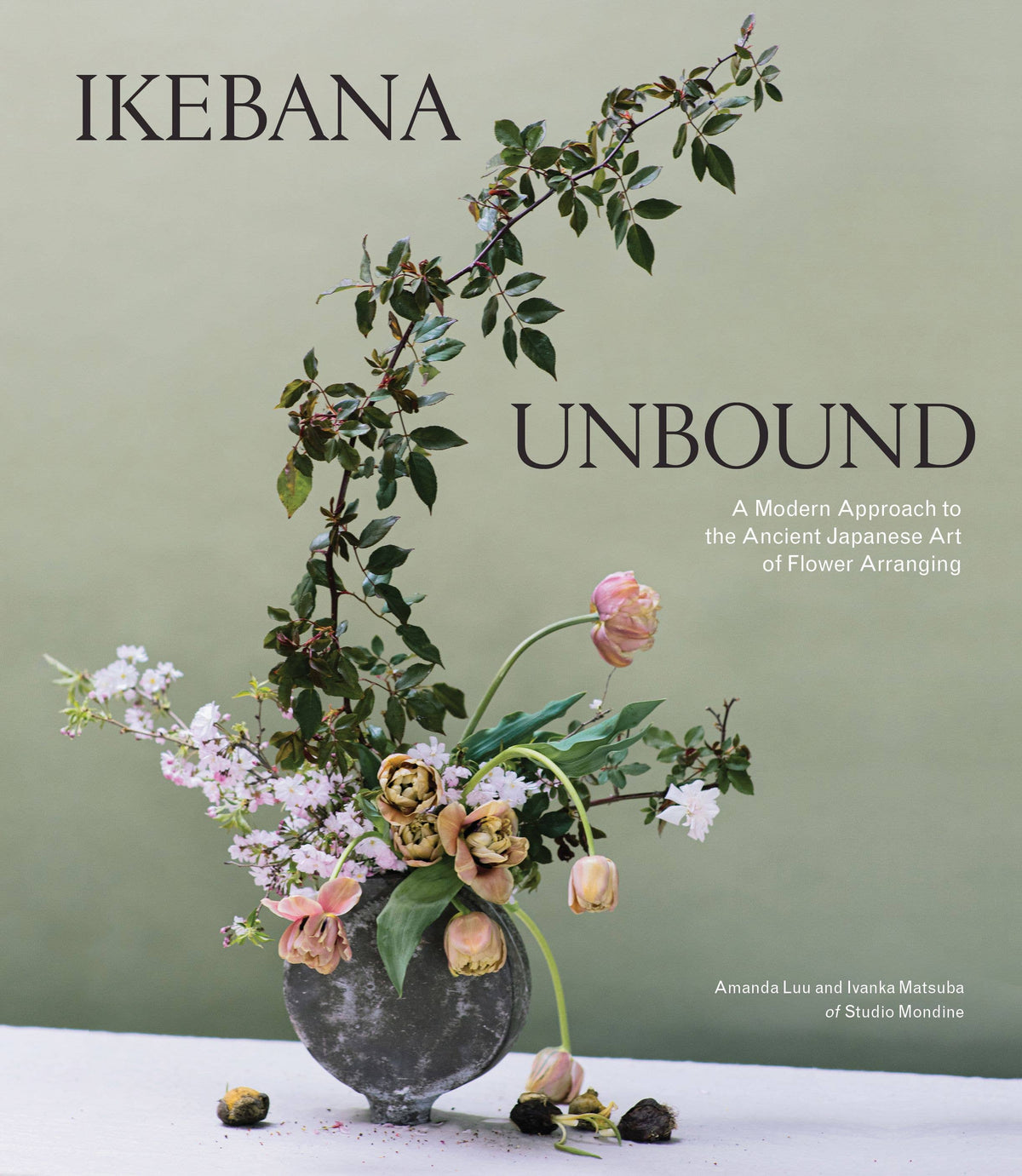 Book cover of 'Ikebana Unbound' with floral arrangement on a green background